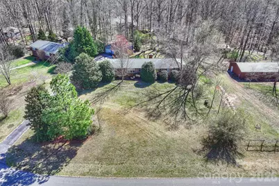 9436 Glen Brook Drive, Charlotte, NC 28215 - Photo 38