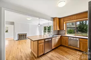 9436 Glen Brook Dr, Charlotte, NC 28215 - Photo 12