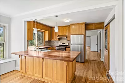 9436 Glen Brook Drive, Charlotte, NC 28215 - Photo 10