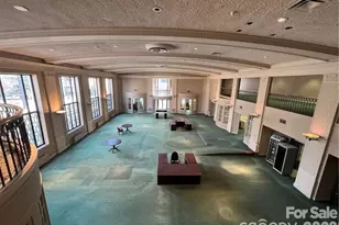 39 2nd St NW, Hickory, NC 28601 - Photo 2