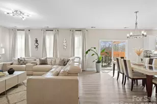 6179 Kilchurn Dr, Fort Mill, SC 29707 - Photo 6