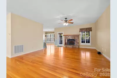 17 Ashton Forest Court, Hendersonville, NC 28739 - Photo 8