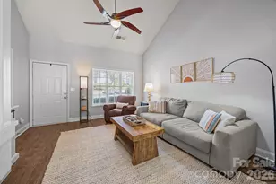 6031 Cougar Ln, Charlotte, NC 28269 - Photo 12