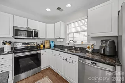 6031 Cougar Lane, Charlotte, NC 28269 - Photo 18