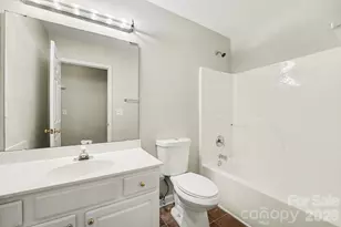 4718 Eastwycke Pl Dr, Charlotte, NC 28215 - Photo 14