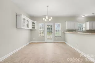 4718 Eastwycke Pl Dr, Charlotte, NC 28215 - Photo 4