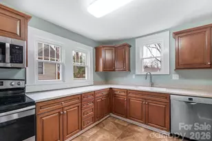 900 Sweetbriar St, Charlotte, NC 28205 - Photo 12