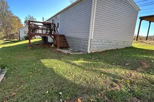 135 Phillips Rd, Spruce Pine, NC 28777 - Photo 4