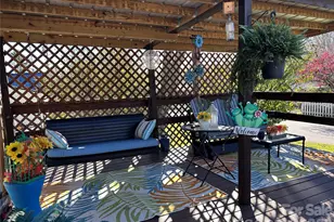 135 Phillips Rd, Spruce Pine, NC 28777 - Photo 6