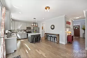 306 Breezewood Dr, Charlotte, NC 28262 - Photo 10