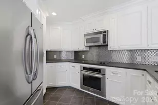 17925 Kings Point Dr, Cornelius, NC 28031 - Photo 14