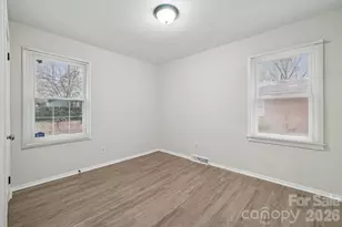 735 Pondella Dr, Charlotte, NC 28213 - Photo 12