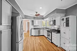 101 Deerlake Dr, Asheville, NC 28803 - Photo 16