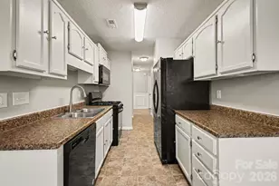 6027 Running Deer Rd, Charlotte, NC 28214 - Photo 8