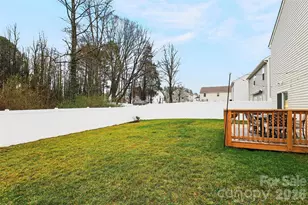 2017 Karen Woods Ln, Charlotte, NC 28216 - Photo 18