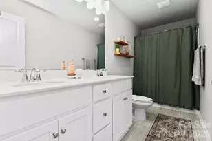 2017 Karen Woods Ln, Charlotte, NC 28216 - Photo 14