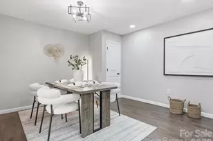 9243 Edgevale Dr, Charlotte, NC 28216 - Photo 10