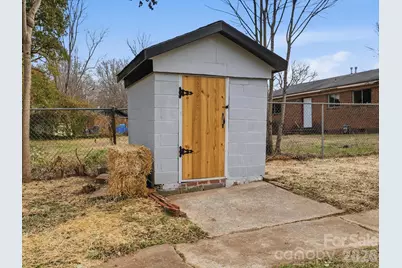 9243 Edgevale Drive, Charlotte, NC 28216 - Photo 30