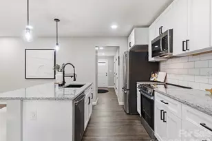 9243 Edgevale Dr, Charlotte, NC 28216 - Photo 8