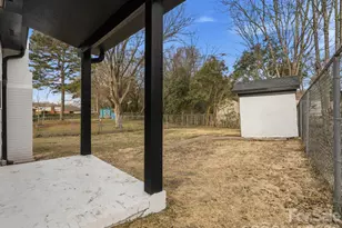 9243 Edgevale Dr, Charlotte, NC 28216 - Photo 26