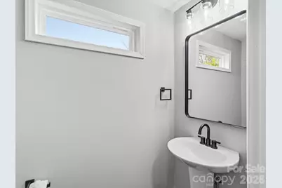 9243 Edgevale Drive, Charlotte, NC 28216 - Photo 12