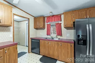 210 Ledbetter Ln, Franklin, NC 28734 - Photo 16