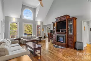 293 Bear Cliff Dr, Nebo, NC 28761 - Photo 8