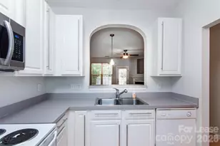 8348 Chaceview Ct, Charlotte, NC 28269 - Photo 8