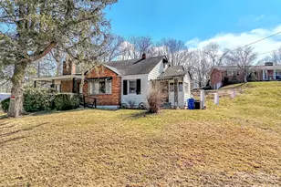 301 Mulberry St, Clyde, NC 28721 - Photo 22