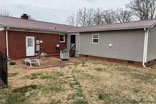 503 9th Ave SW, Conover, NC 28613 - Photo 6