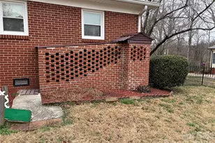 503 9th Ave SW, Conover, NC 28613 - Photo 8