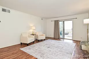 4755 Hedgemore Dr, Charlotte, NC 28209 - Photo 4