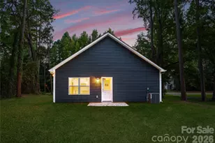 528 W Todd Ln, Charlotte, NC 28208 - Photo 16