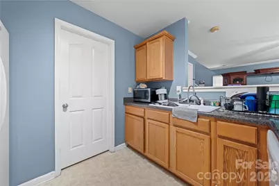 5041 Wallace Creek Lane, Charlotte, NC 28212 - Photo 8