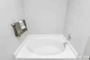 5426 Franklin Springs Cir, Charlotte, NC 28217 - Photo 24