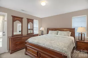 9849 Campus Walk Ln, Charlotte, NC 28262 - Photo 16