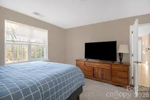 9849 Campus Walk Ln, Charlotte, NC 28262 - Photo 18