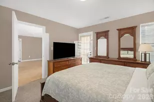 9849 Campus Walk Ln, Charlotte, NC 28262 - Photo 14