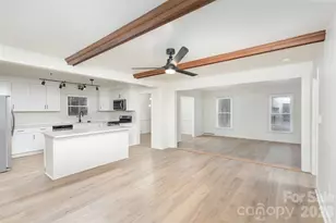 1627 Bonnie Ln, Charlotte, NC 28213 - Photo 12