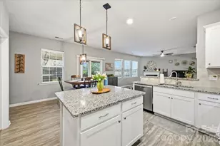 13049 Whitemarsh Hall Dr, Charlotte, NC 28273 - Photo 8