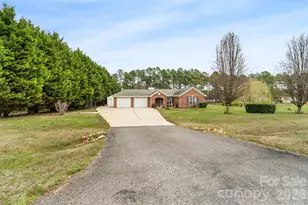 2642 Gradys Ground Dr, McConnells, SC 29726 - Photo 2