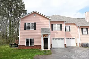 1360 21st Ave NE, Hickory, NC 28601 - Photo 2