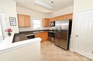 1360 21st Ave NE, Hickory, NC 28601 - Photo 6