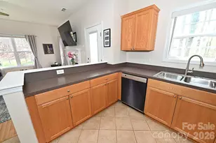 1360 21st Ave NE, Hickory, NC 28601 - Photo 8