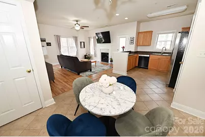 1360 21st Avenue NE, Hickory, NC 28601 - Photo 2