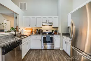 708 Pennwood Ln, Charlotte, NC 28215 - Photo 8