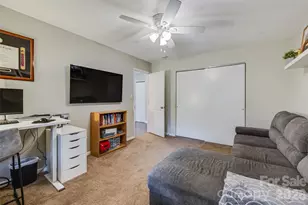 708 Pennwood Ln, Charlotte, NC 28215 - Photo 20