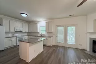 10968 Princeton Village Dr, Charlotte, NC 28277 - Photo 16