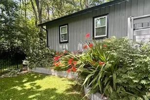 85 Crestwood Cir, Newland, NC 28657 - Photo 2