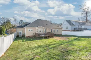 108 Deerfield Dr, Mount Holly, NC 28120 - Photo 36